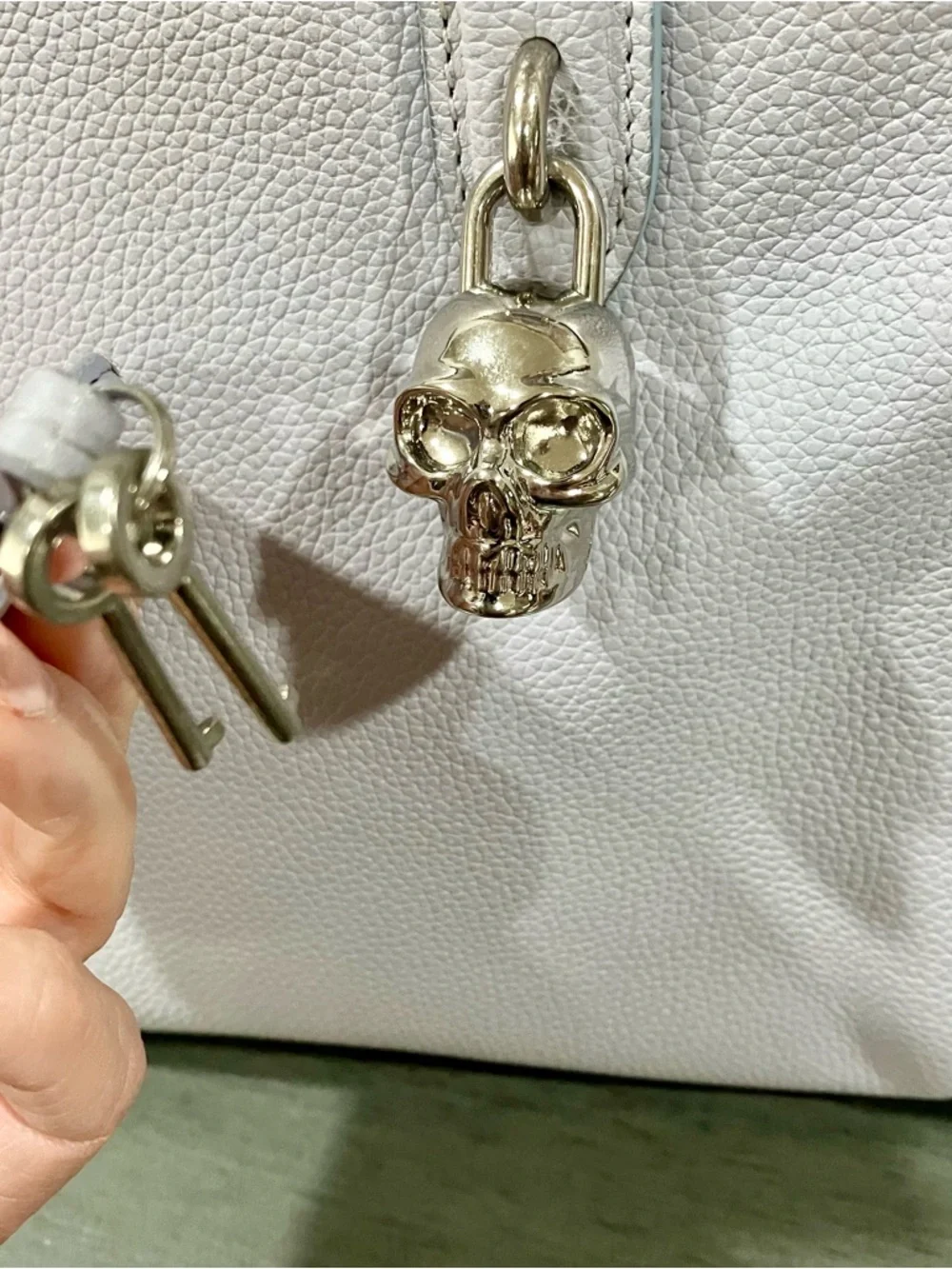 ALEXANDER MCQUEEN Pebbled Calfskin Small Skull Padlock Zip Around Tote w COA